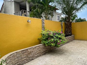 Casa en Vía a la Costa con 180 m2 de terreno y 3 dormitorios en alquiler