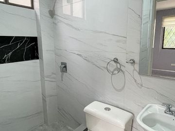 Casa en Vía a la Costa con 180 m2 de terreno y 3 dormitorios en alquiler