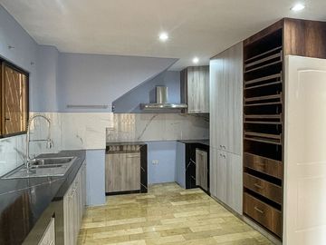 Casa en Vía a la Costa con 180 m2 de terreno y 3 dormitorios en alquiler