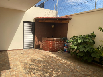 Casa en Venta en San Salvador Tizatlalli, Metepec - Accesibilidad y Seguridad en Gated Community JX