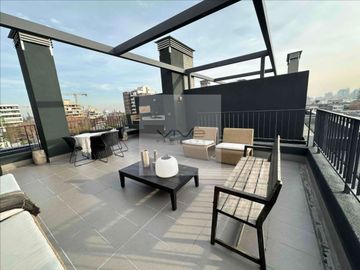 Espectacular Tríplex con Terraza Privada en Providencia