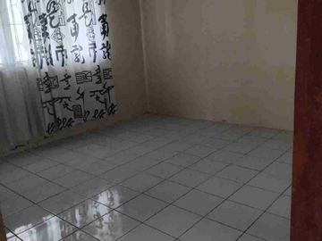Di jual villa dan tanah kosong di bawah harga pasaran .lokasi sangat strategis dekat taman bunga nusantara ci panas.sangat cocok untuk villa keluarga dan komersial .