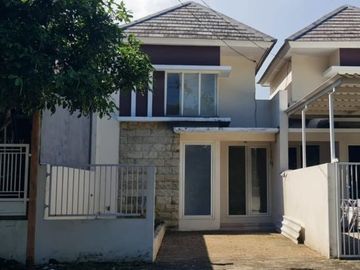 Rumah Minimalis Jalan Utama Kompleks Golden Berry Menganti Baratnya Surabaya