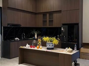 Lokasi Prima! Rumah Modern Furnished di Parakan Batununggal, Dekat Akses Tol & Pusat Kota