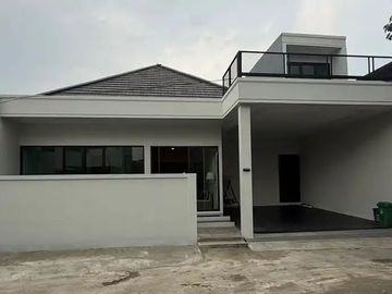 Lokasi Prima! Rumah Modern Furnished di Parakan Batununggal, Dekat Akses Tol & Pusat Kota