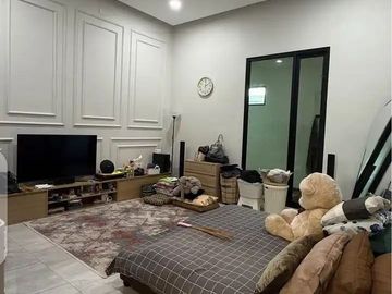 Lokasi Prima! Rumah Modern Furnished di Parakan Batununggal, Dekat Akses Tol & Pusat Kota