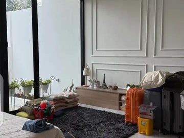 Lokasi Prima! Rumah Modern Furnished di Parakan Batununggal, Dekat Akses Tol & Pusat Kota