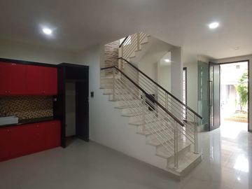 2 LANTAI – LUAS 108M2!! JUAL CEPAT RUMAH PERUM PANTAI MENTARI CLUSTER THE HAVENS – KENJERAN KEC. BULAK SURABAYA