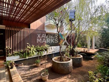DIJUAL Rumah Hook Modern Tropis dengan Swimming Pool di Blok Terdepan Pondok Blimbing Indah, Araya Malang