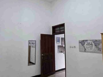 Dijual Rumah Terawat Bhaskara Sari. Dekat Kampus ITS, Mulyosari, Pakuwon City, Babatan Pantai & sekitarnya