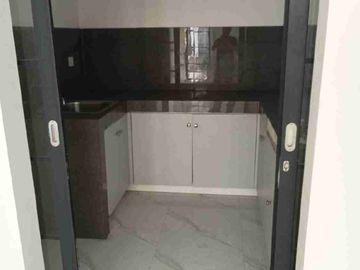 Disewakan Rumah Lavon double decker 3 lantai 3 kamar cikupa tangerang