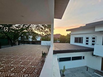 House and Lot For Sale with 7 Bedrooms in Marcelo Green Village Paranaque SD