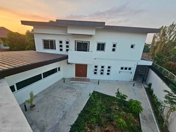 House and Lot For Sale with 7 Bedrooms in Marcelo Green Village Paranaque SD