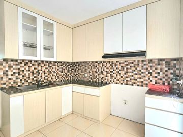 Dijual Rumah Rapih Strategis 2 Lantai Dalam Cluster Bebas Banjir Dekat British School di Kebayoran Bintaro Tangsel Lr-15120