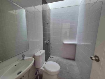 Disewakan Rumah di Cluster Bayu Premier Suvarna Sutera