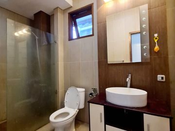 For Rent Rumah Premium Kemang 4 KT, Kolam Renang Pribadi, Lokasi Strategis