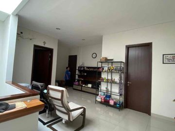 rumah 2 lantai prestigia BSD lokasi strategis baru renovasi