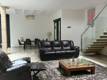 Rumah Bagus Singgasana Pradana