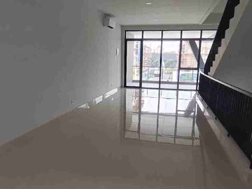 Oxford Square Yosega 2 Muka 4 Lantai Kawasan Victoria Central  District Gading Serpong