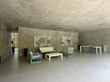 Casa en Venta con Paneles Solares en Cholul en Privada