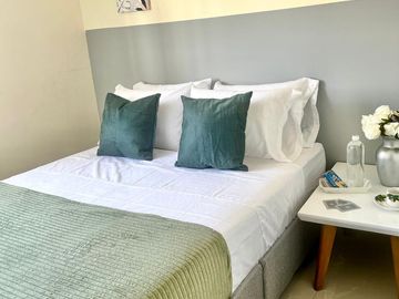 APARTAMENTO EN VENTA AMOBLADO  EDIFICIO SAGITARIO BARRIO TORICES - ARBNB