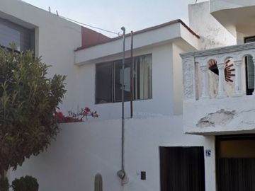 CASA EN VENTA, C. GRAL. MIGUEL NEGRETE COL. LOMAS DE LORETO MUN. PUEBLA C.P. 72260 PUEBLA