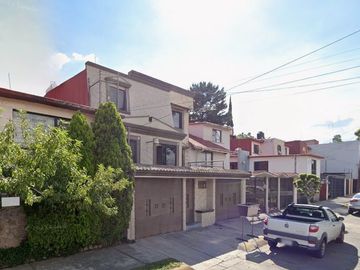 Casa en venta Calle Piñon, Cumbres de San Mateo, Naucalpan Recuperación Bancaria