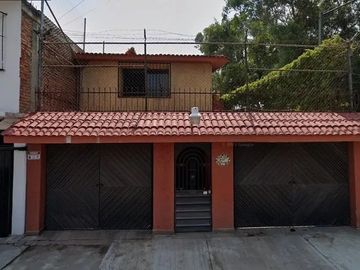 Casa en venta Calle Helio, Colonia El Rosario, Azcapotzalco, Recuperación Bancaria