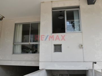 Dpto En 1Er Nivel Elevado De 107 M2 En Calle Collasuyo 251 San Miguel-Vista Exterior Frente A Parque