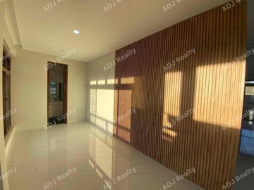 Colinas Verdes Brand new House and lot with pool