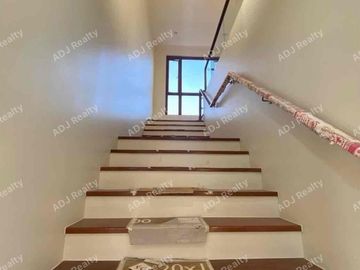 Colinas Verdes Brand new House and lot with pool