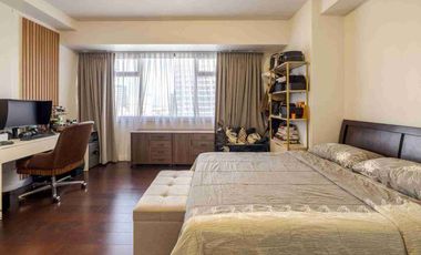 Condo for sale in Cebu Bus. Park, the Alcoves corner unit