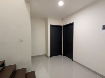 Dijual Rumah di Cluster Leonora Attic Semi Furnish