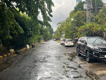 Di Jual Rumah  Dharmahusada Mewah Baru Renovasi tinggal jalan kaki ke galaxymall