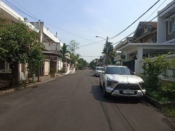 Rumah Strategis Nyaman di Gading Serpong Sektor 1E