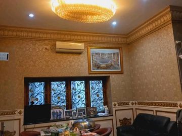 Row jl 4 mobil Rumah di Area Gayungsari Surabaya