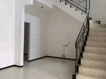 RON.A2720 RUMAH NGINDEN INTAN TIMUR SURABAYA LOKASI NYAMAN SIAP HUNI