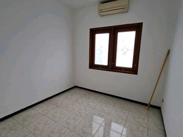 RON.A2720 RUMAH NGINDEN INTAN TIMUR SURABAYA LOKASI NYAMAN SIAP HUNI