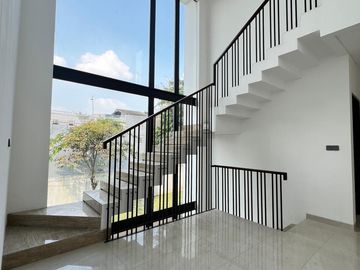 Dijual Rumah Mewah BSD City Hoek, Eternity Icon