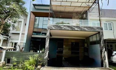 Rumah 2 Lantai Siap Huni Semi Furnish di Alam Hijau Citraland, Surabaya Barat