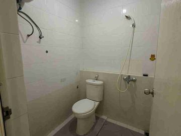 DISEWAKAN RUMAH CLUSTER INDIRA SUVARNA SUTERA TANGERANG