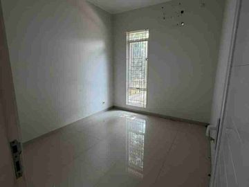 DISEWAKAN RUMAH CLUSTER INDIRA SUVARNA SUTERA TANGERANG