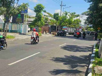 Disewakan Komersil di jalan Raya dharmahusada Surabaya pusat