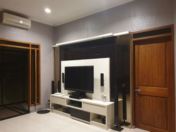Rumah Mewah Siap Huni di Singgasana Pradana Bandung