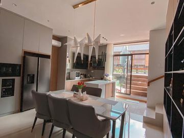 Dijual Rumah Mewah di Greenwich BSD, Lt.8x14m2, Fully Furnished