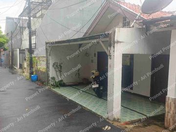 rumah tua di kebon baru jaksel