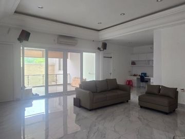 Disewakan Rumah Siap Huni di Demaja Depark BSD