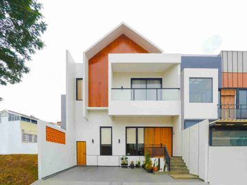 Dijual Cepat Rumah Cantik Di Cluster Amalfi Gading Serpong Jarang Ada