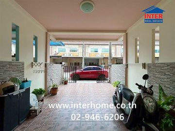 Two-story townhome, 16.4 sq.wa., Prarthana Town Plus Village, Soi Laem Payom 2, Sukhumvit Road, Rayong City, Rayong.