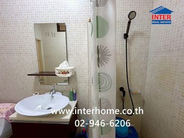 Two-story townhome, 16.4 sq.wa., Prarthana Town Plus Village, Soi Laem Payom 2, Sukhumvit Road, Rayong City, Rayong.